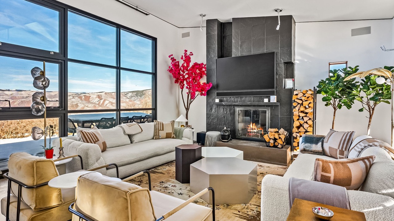 Photo of Livingroom in Brush Creek Village