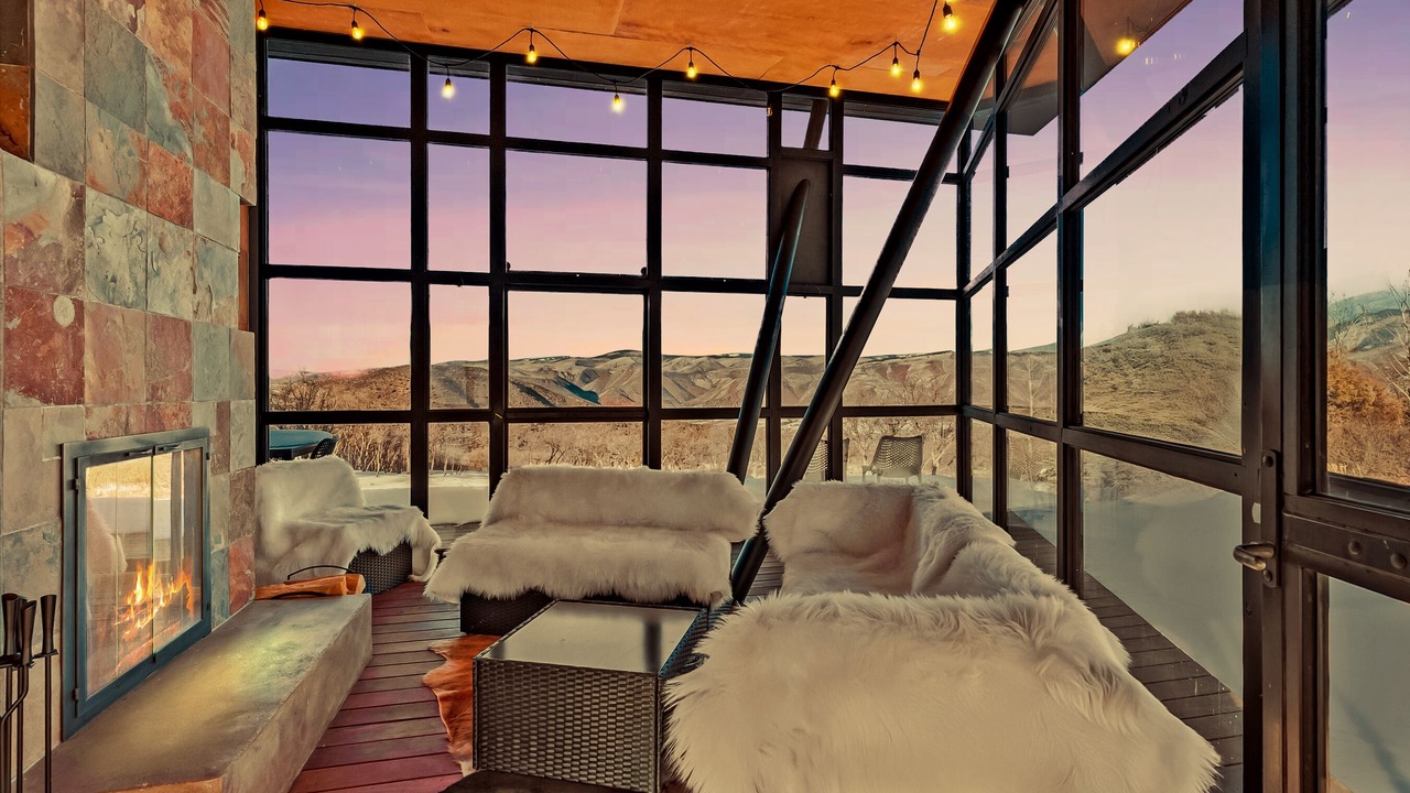 Photo of Livingroom in Brush Creek Village