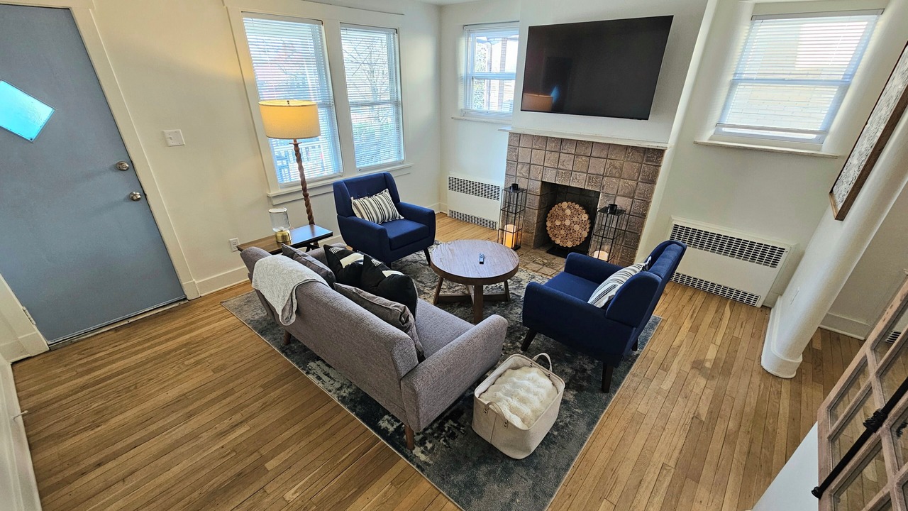 Photo of Livingroom in Squirrel Hill South