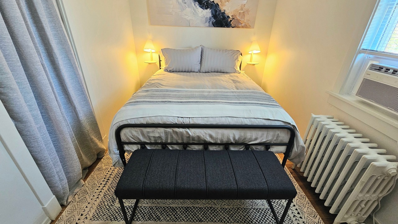 Photo of Bedroom in Squirrel Hill South