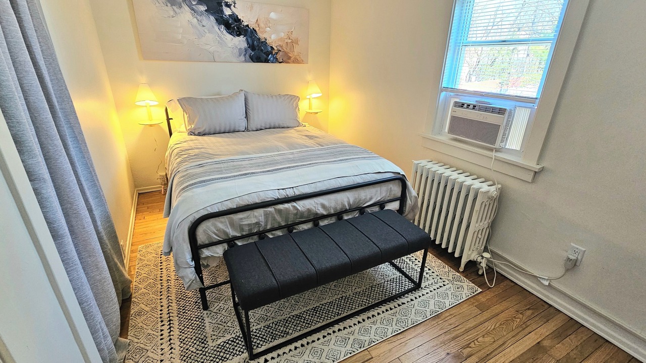 Photo of Bedroom in Squirrel Hill South