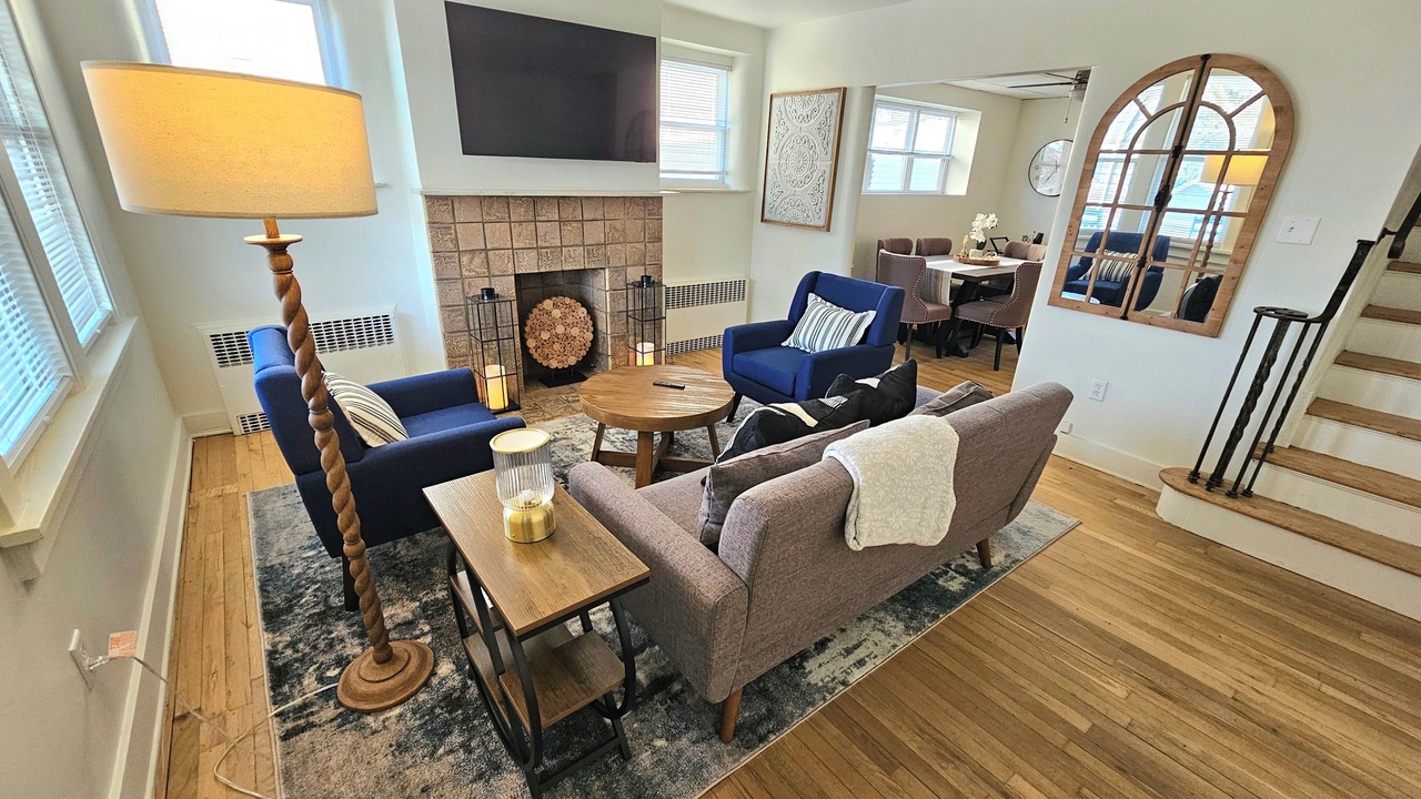 Photo of Livingroom in Squirrel Hill South