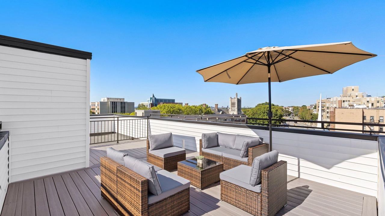 Photo of Patio Balcony in Hackensack River Waterfront