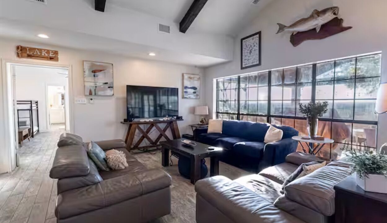 Photo of Livingroom in Siesta Shores