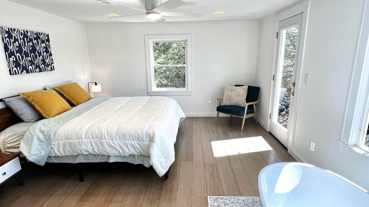 Photo of Bedroom in Clinton