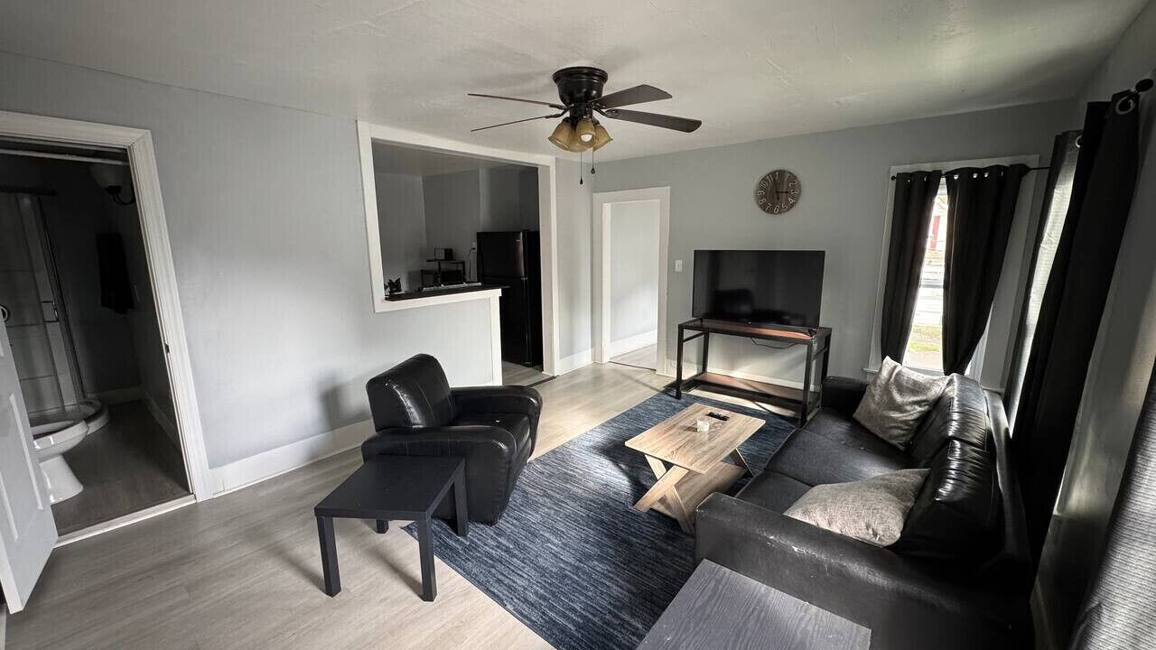 Photo of Livingroom in Lakefront