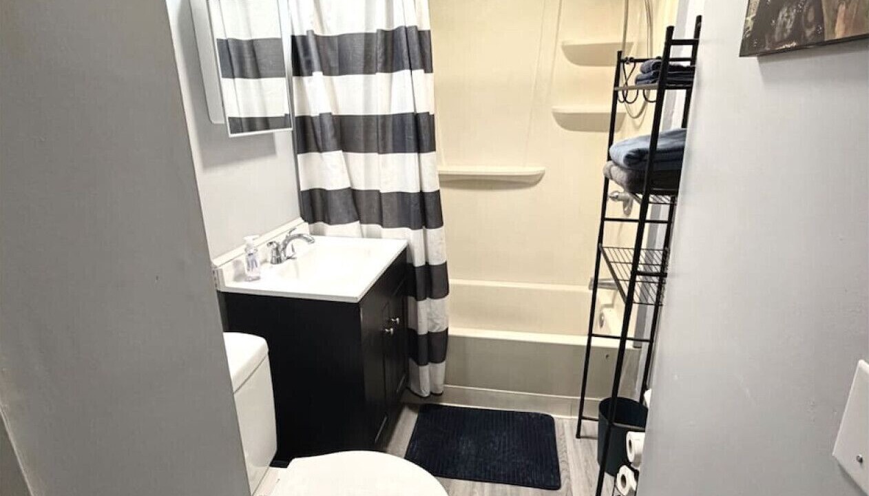 Photo of Bathroom in Lakefront