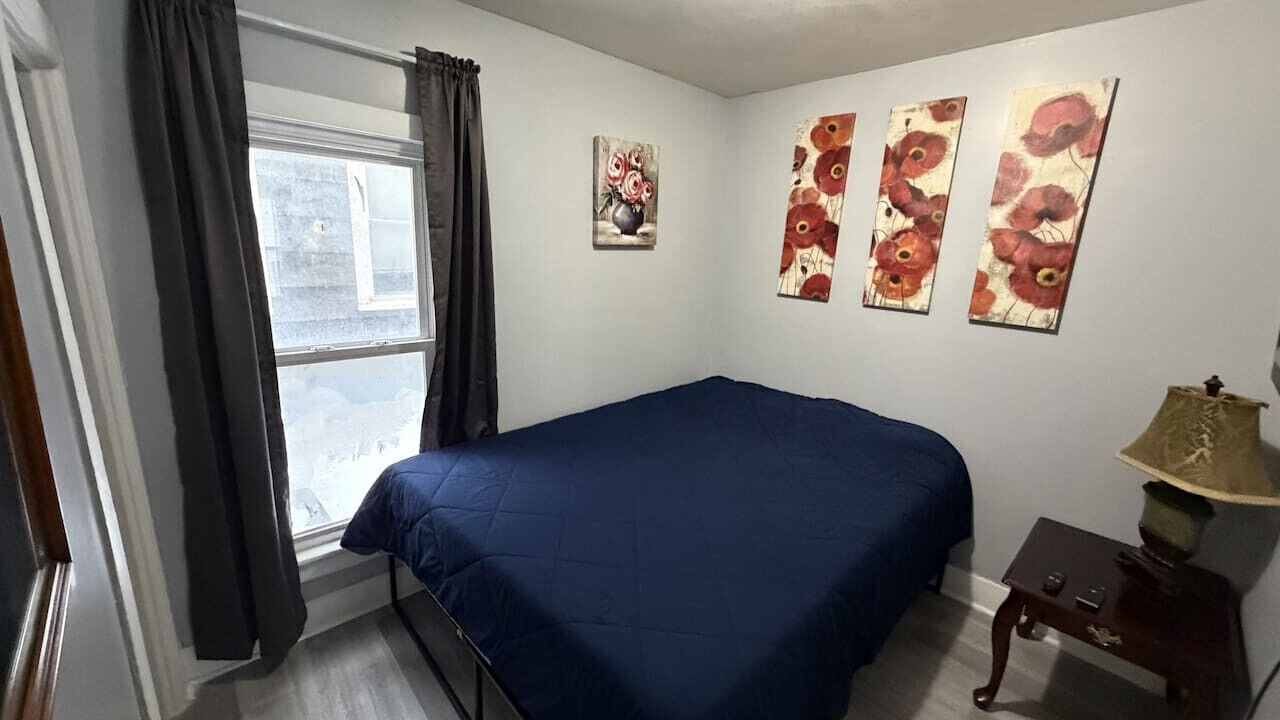 Photo of Bedroom in Lakefront