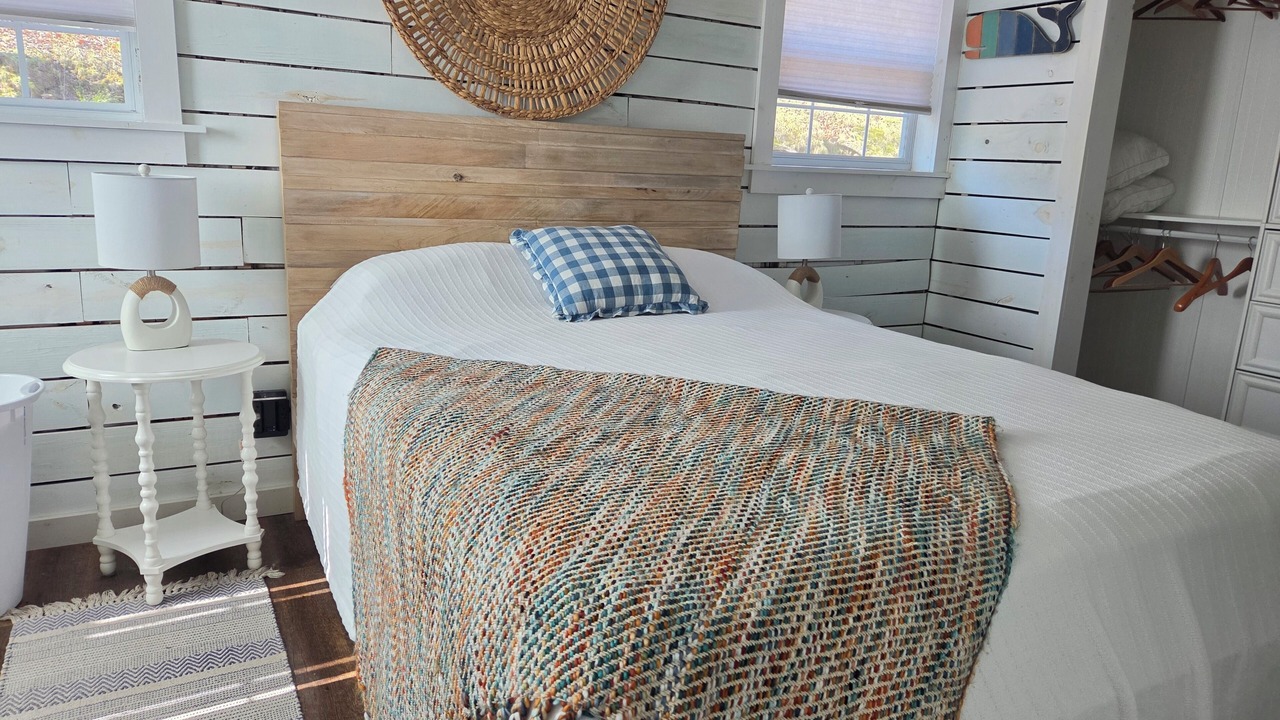 Photo of Bedroom in Garfield