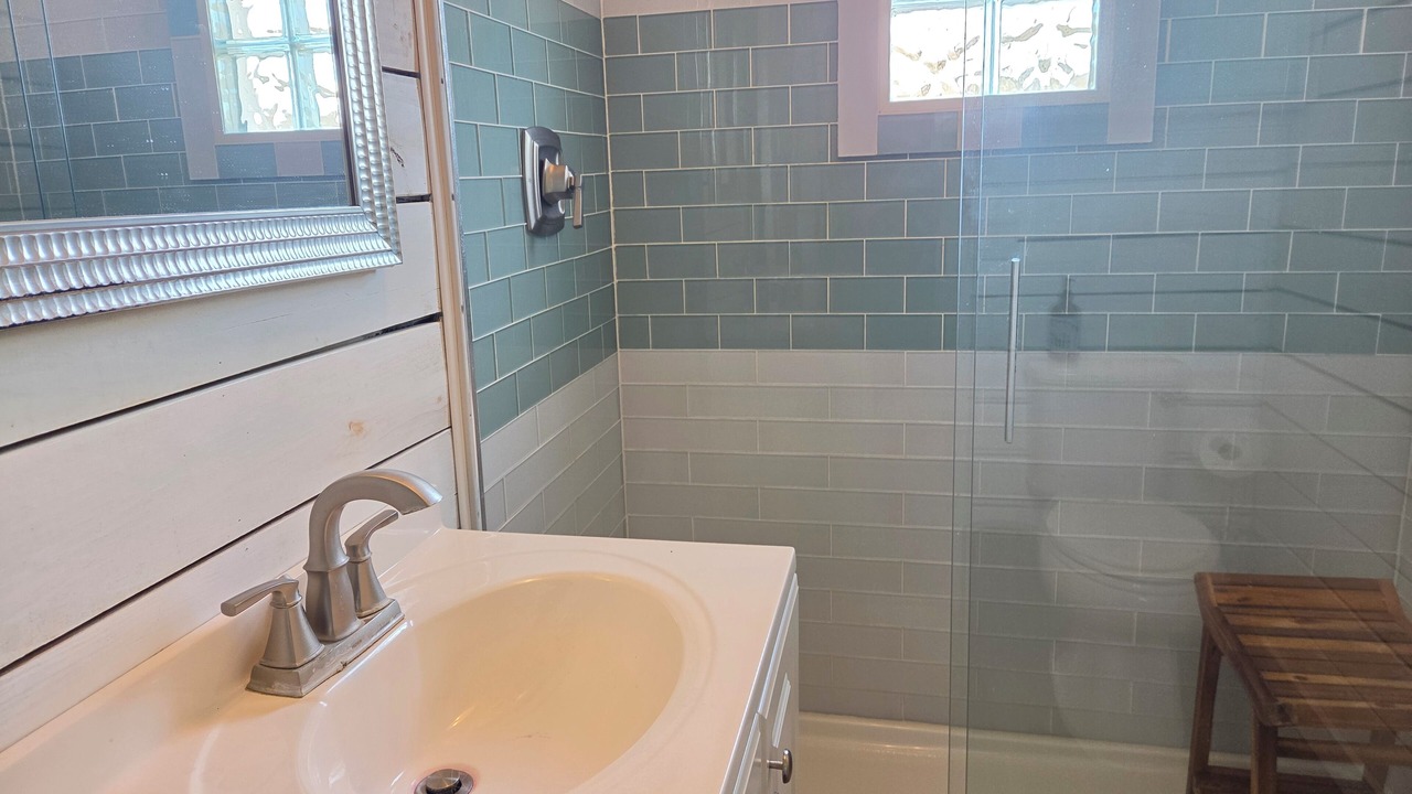 Photo of Bathroom in Garfield