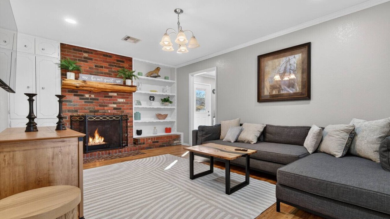 Photo of Livingroom in Bartlesville