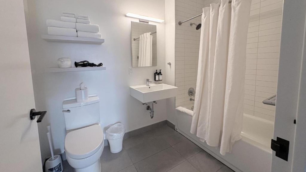 Photo of Bathroom in Hunters Point