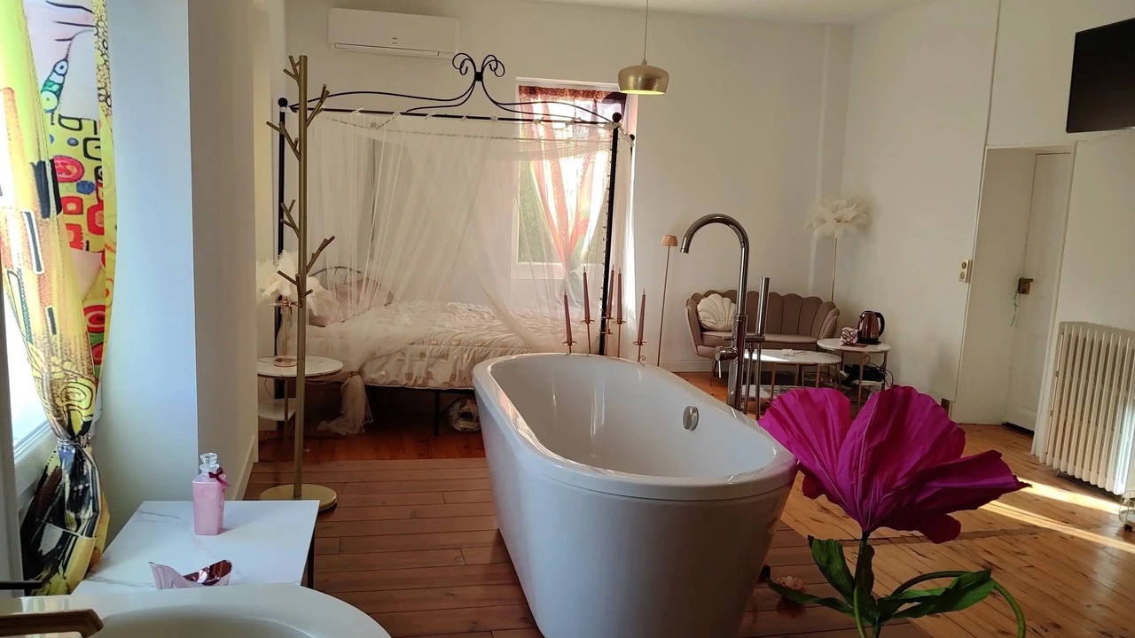 Photo of Bedroom in Cahors