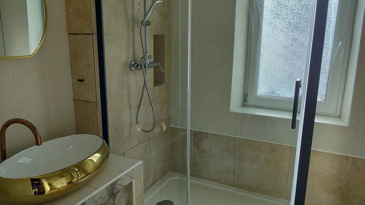 Photo of Bathroom in Cahors