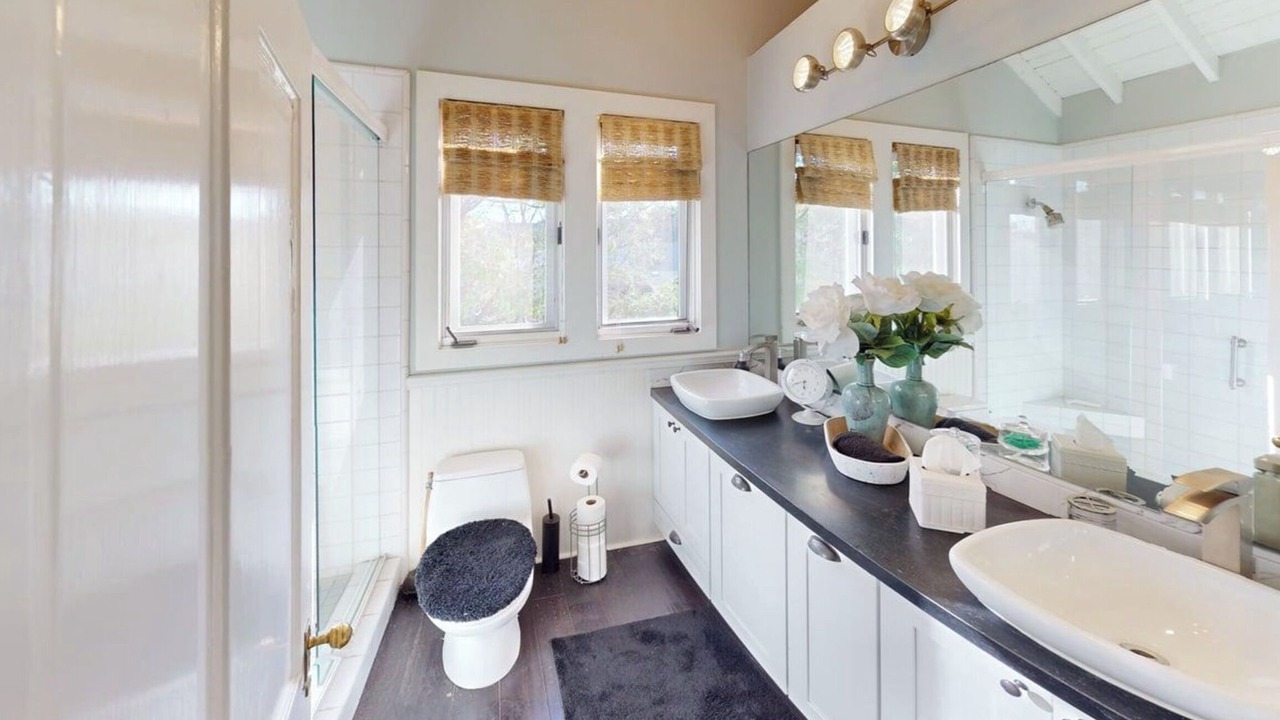 Photo of Bathroom in Coronado