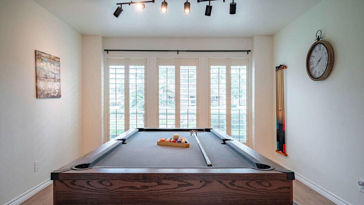 Photo of Bedroom in Nassau Bay
