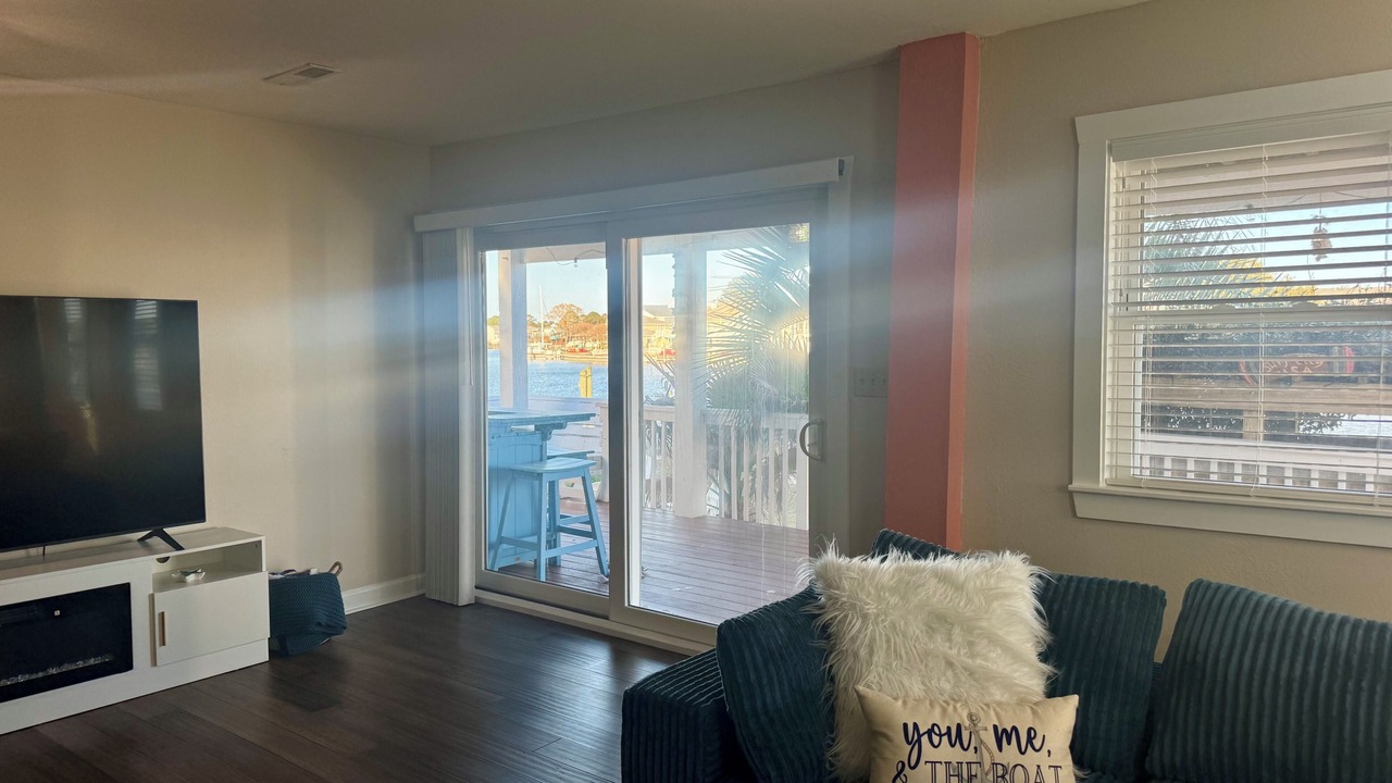 Photo of Livingroom in Colington Harbour