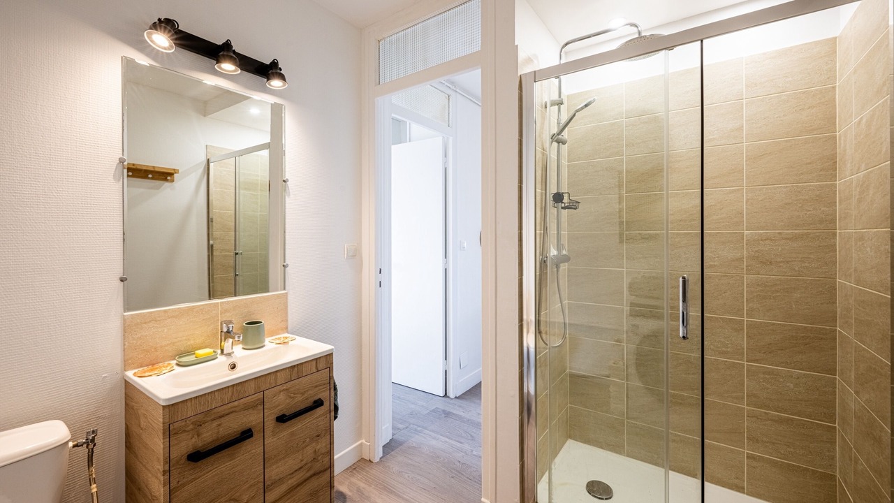 Photo of Bathroom in Saint-Ouen
