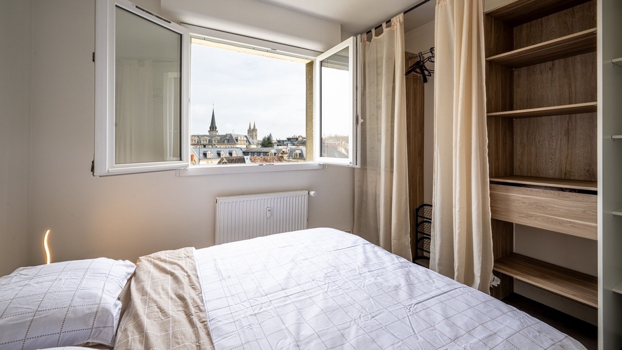 Photo of Bedroom in Saint-Ouen