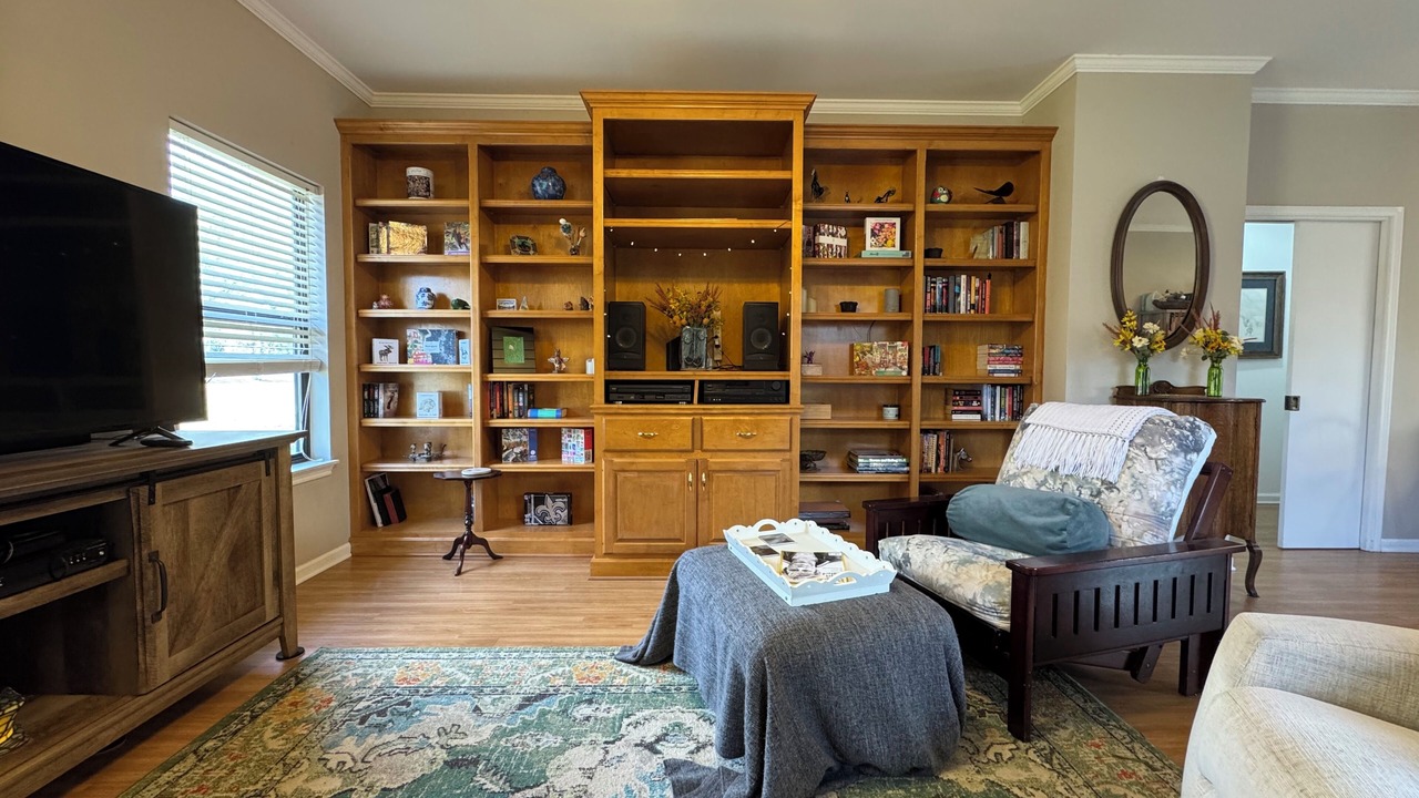 Photo of Livingroom in Milton