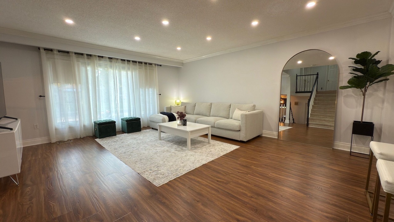 Photo of Livingroom in Durham Region