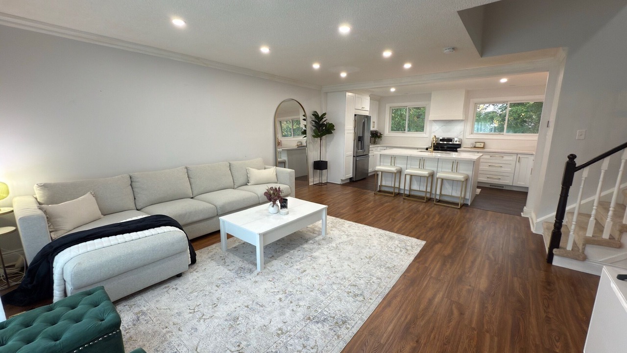 Photo of Livingroom in Durham Region