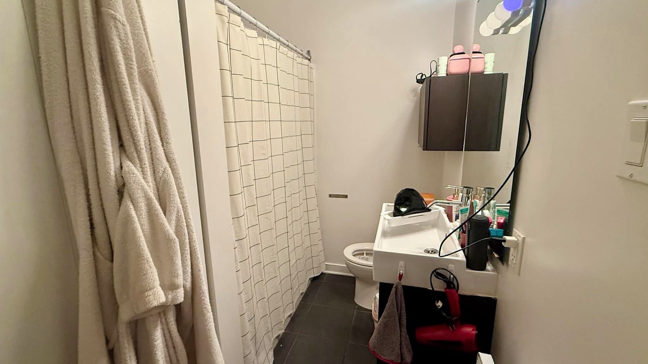 Photo of Bathroom in La Petite-Patrie