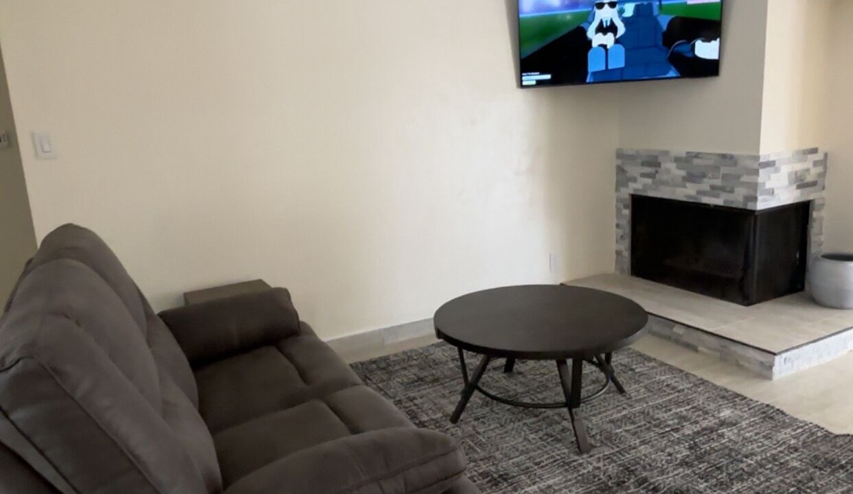 Photo of Livingroom in Gallup
