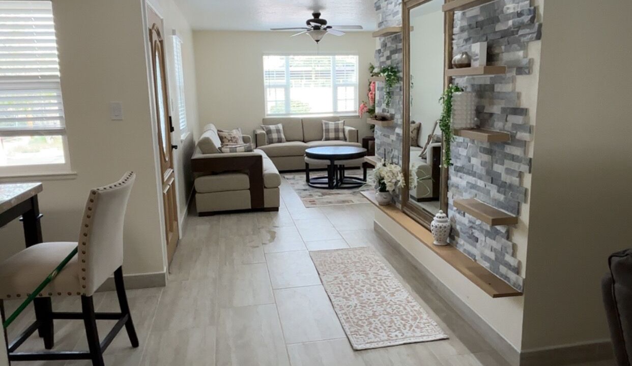 Photo of Livingroom in Gallup