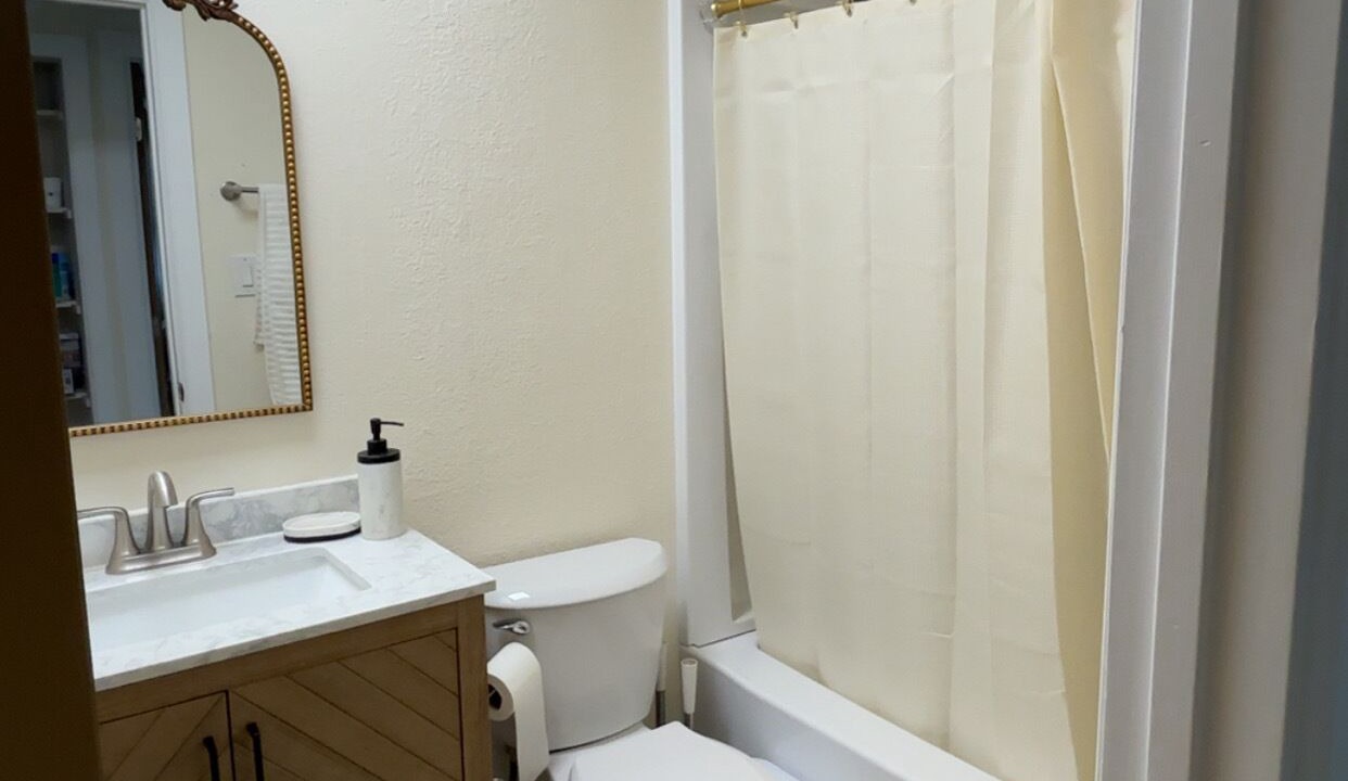 Photo of Bathroom in Gallup