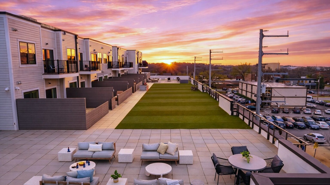 Photo of Patio Balcony in Hillsboro West End