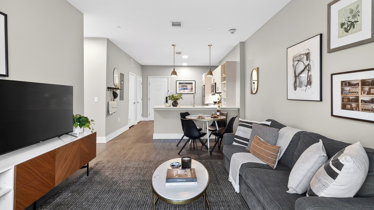 Photo of Livingroom in Hillsboro West End