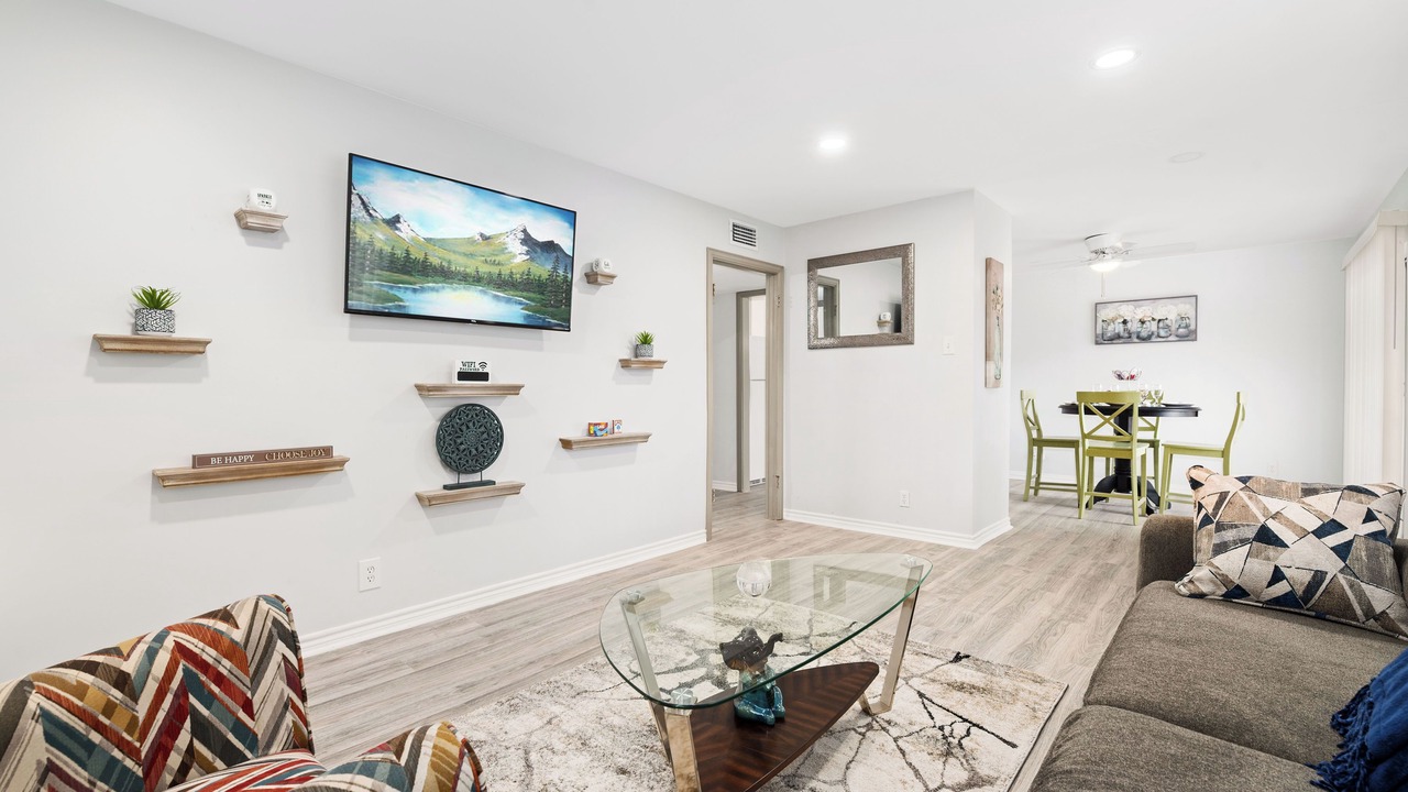 Photo of Livingroom in Junius Heights
