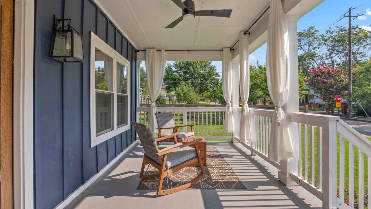 Photo of Patio Balcony in Eagan Park