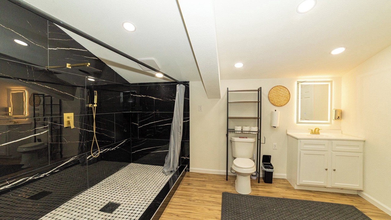 Photo of Bathroom in Navarro County