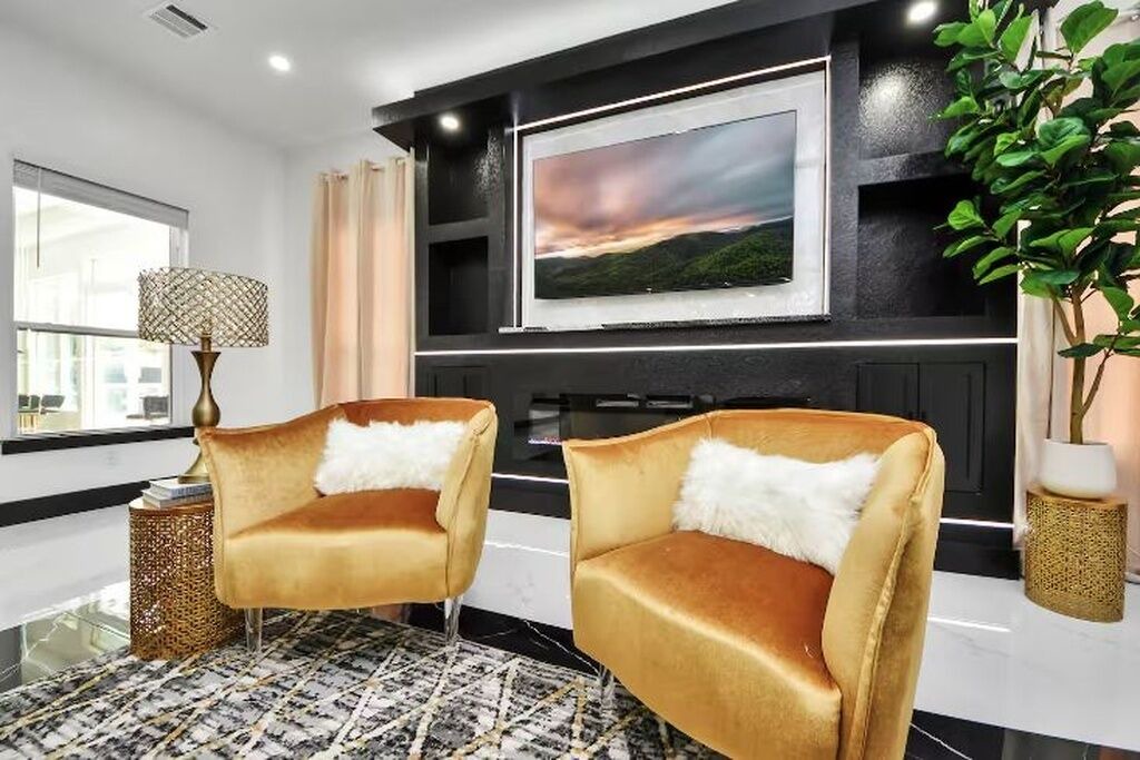 Photo of Livingroom in Northside