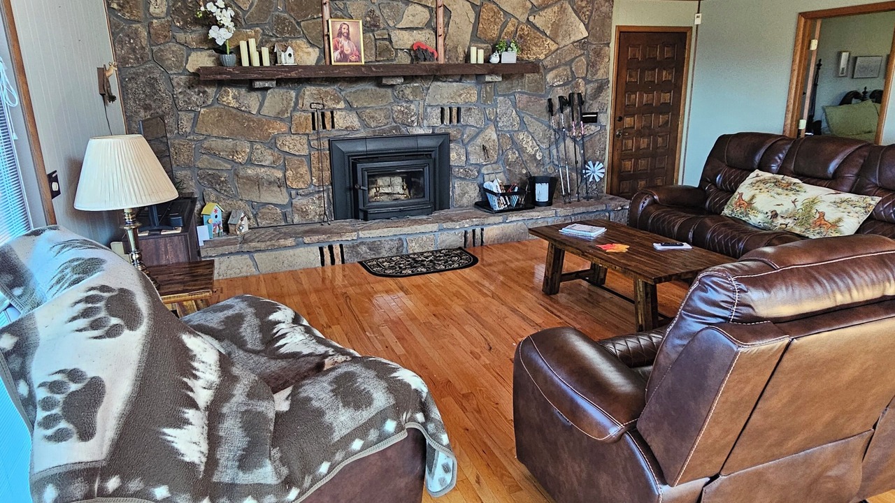 Photo of Livingroom in Tecumseh