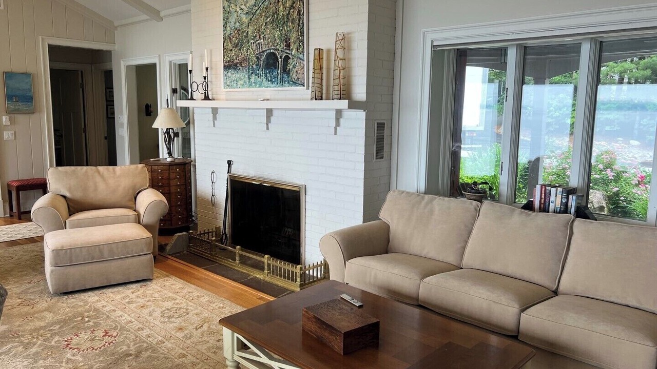 Photo of Livingroom in Wolfeboro