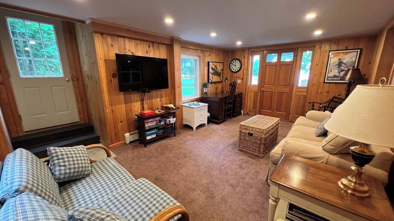 Photo of Livingroom in Wolfeboro