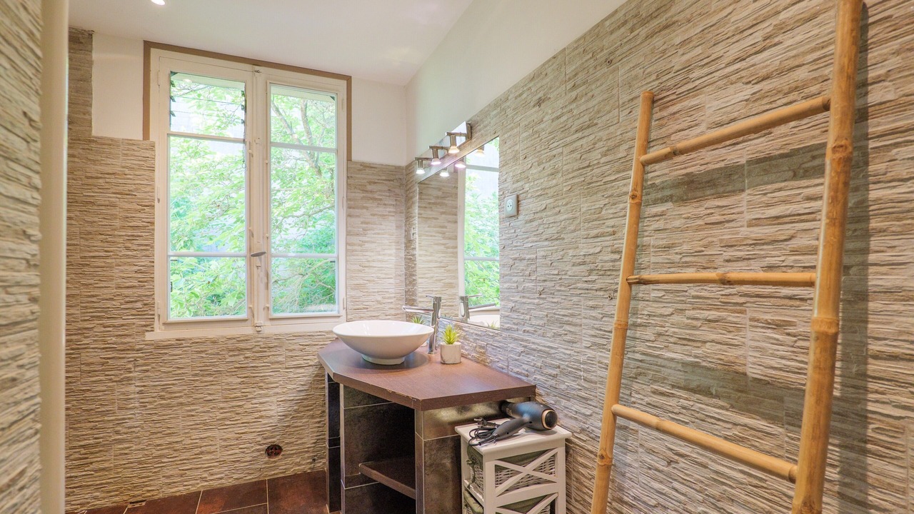 Photo of Bathroom in Joyeuse
