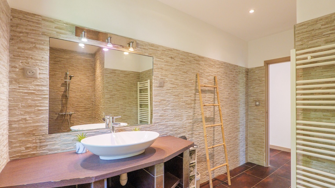 Photo of Bathroom in Joyeuse