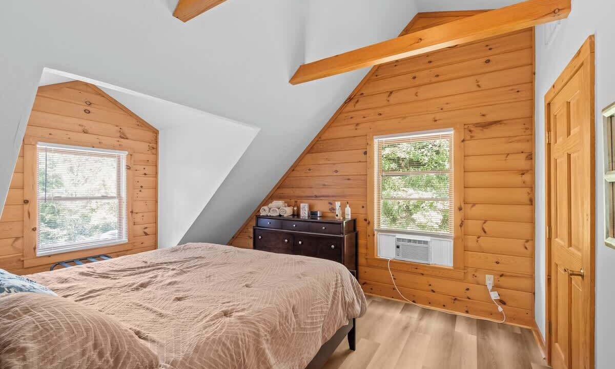 Photo of Bedroom in Black Mountain