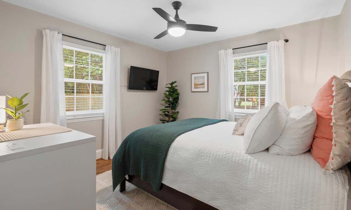 Photo of Bedroom in Enderly Park