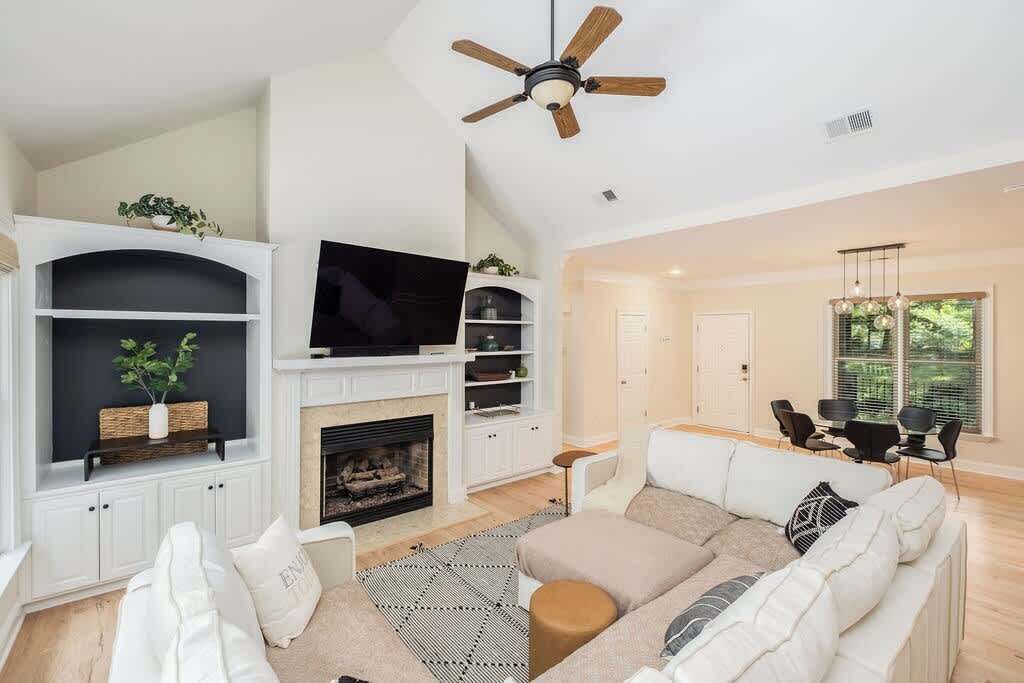 Photo of Livingroom in Huntersville