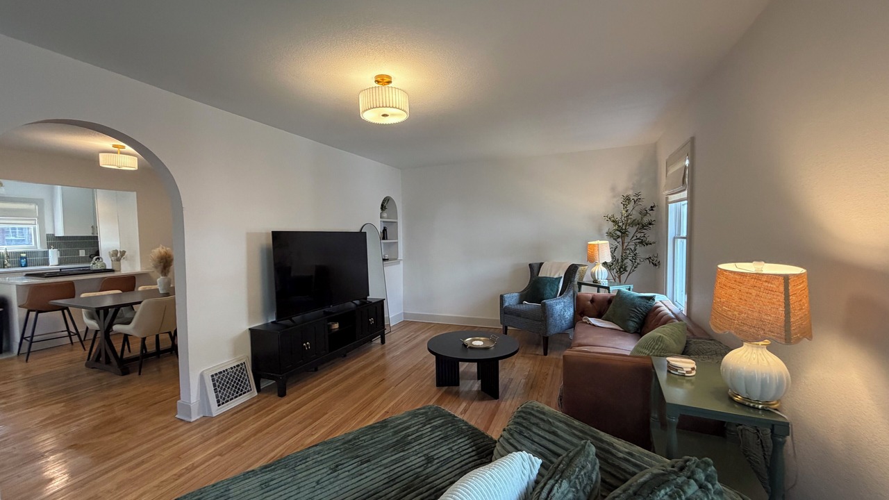 Photo of Livingroom in College Hill