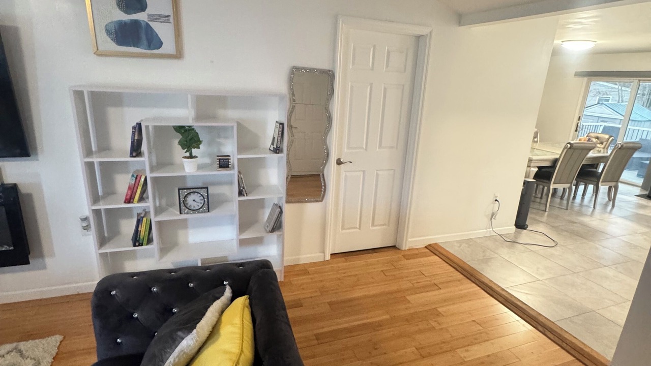 Photo of Livingroom in Central Islip
