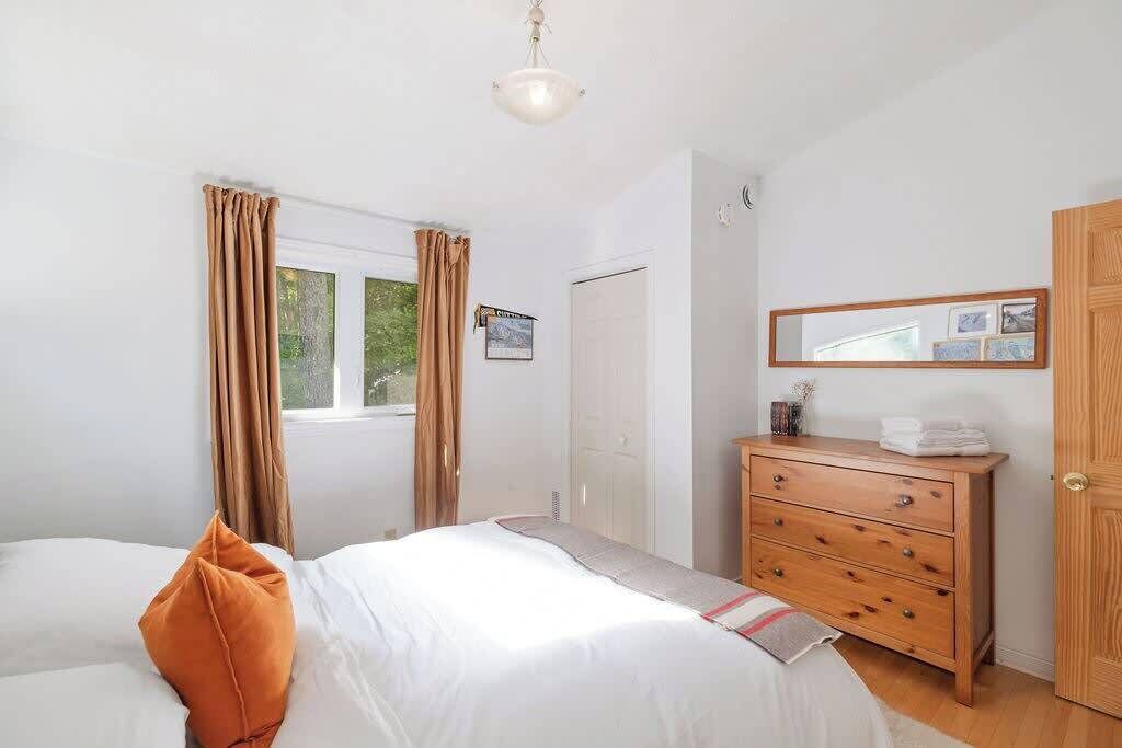 Photo of Bedroom in Calabogie