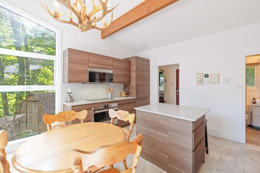 Photo of Kitchen in Calabogie