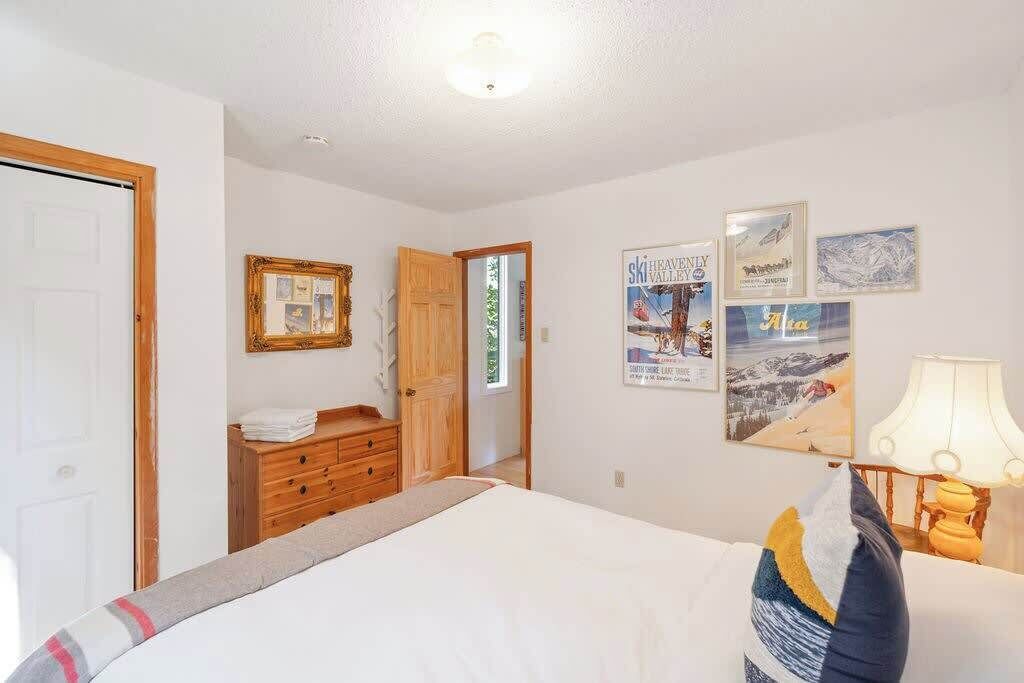 Photo of Bedroom in Calabogie