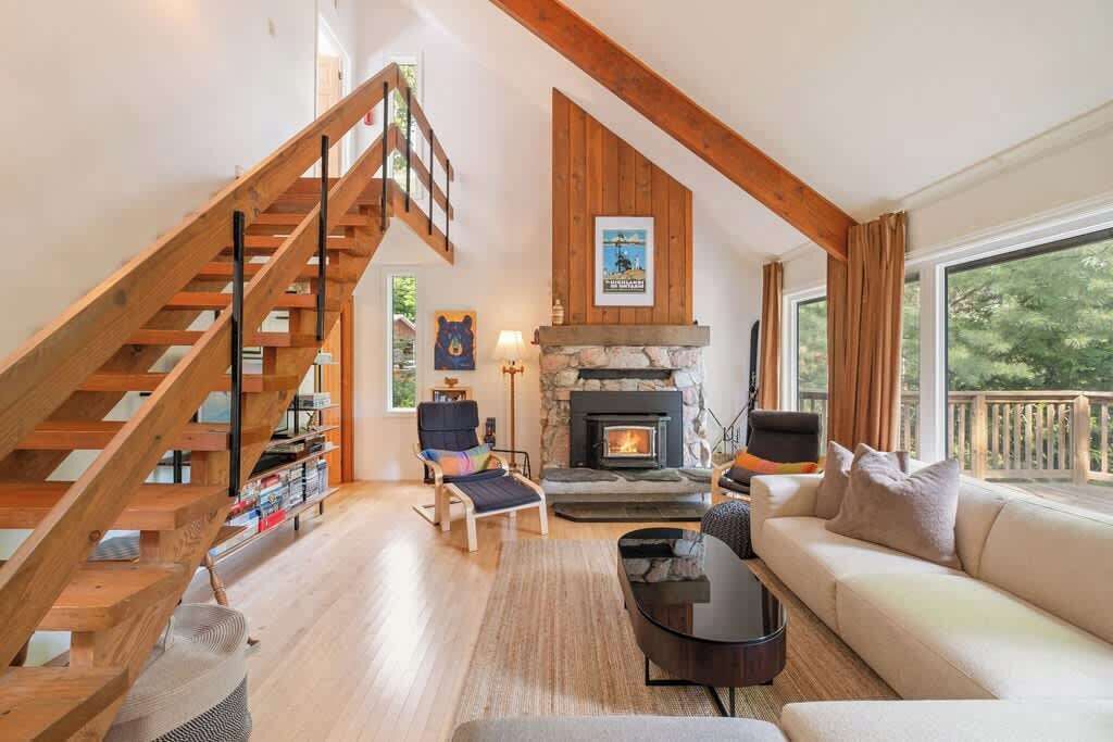 Photo of Livingroom in Calabogie